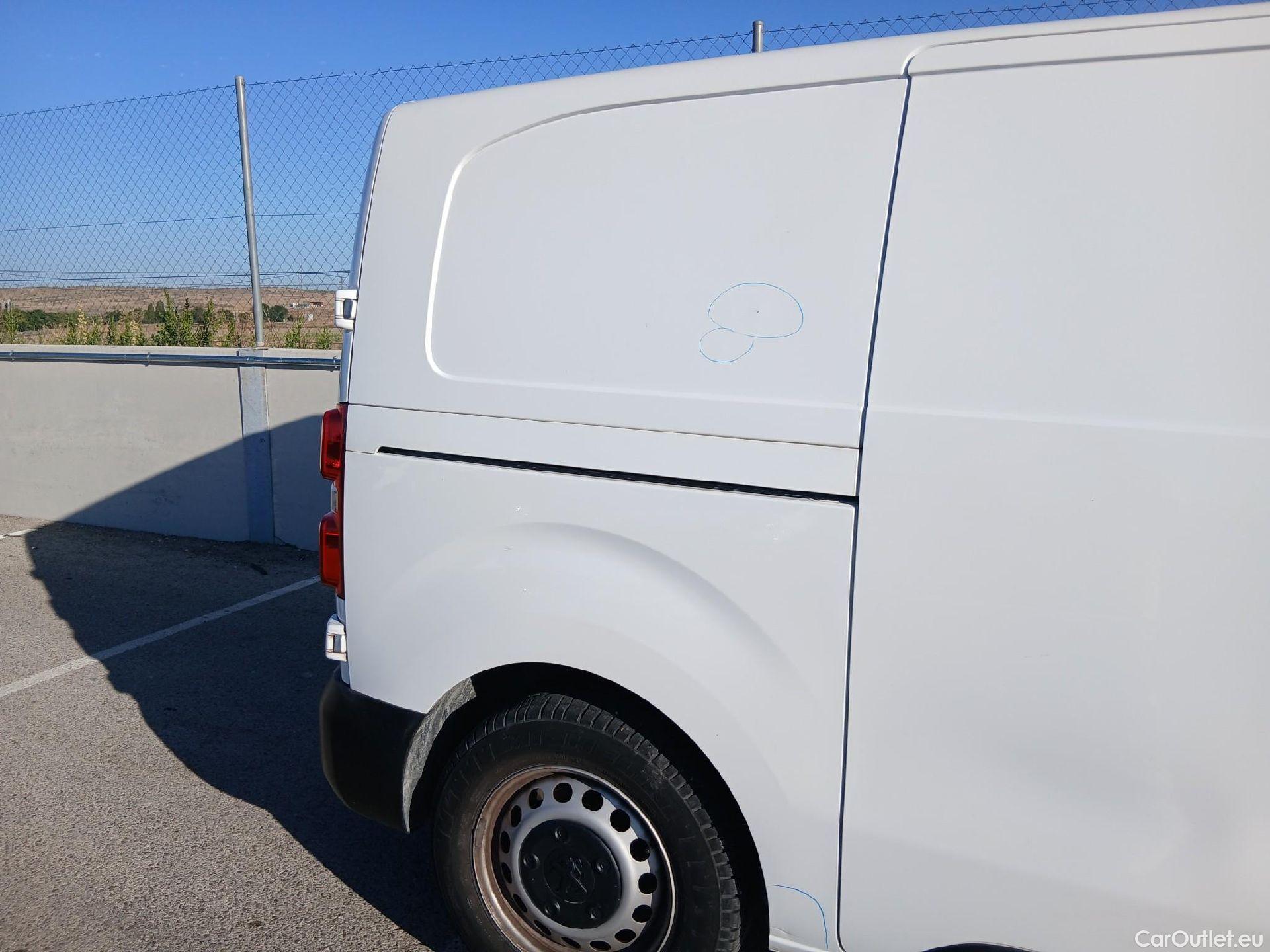  Peugeot  Expert PEUGEOT  / 2016 / 4P / furgón Furgón Premium 1.5 BlueHDi 100 Standard (AC) #21