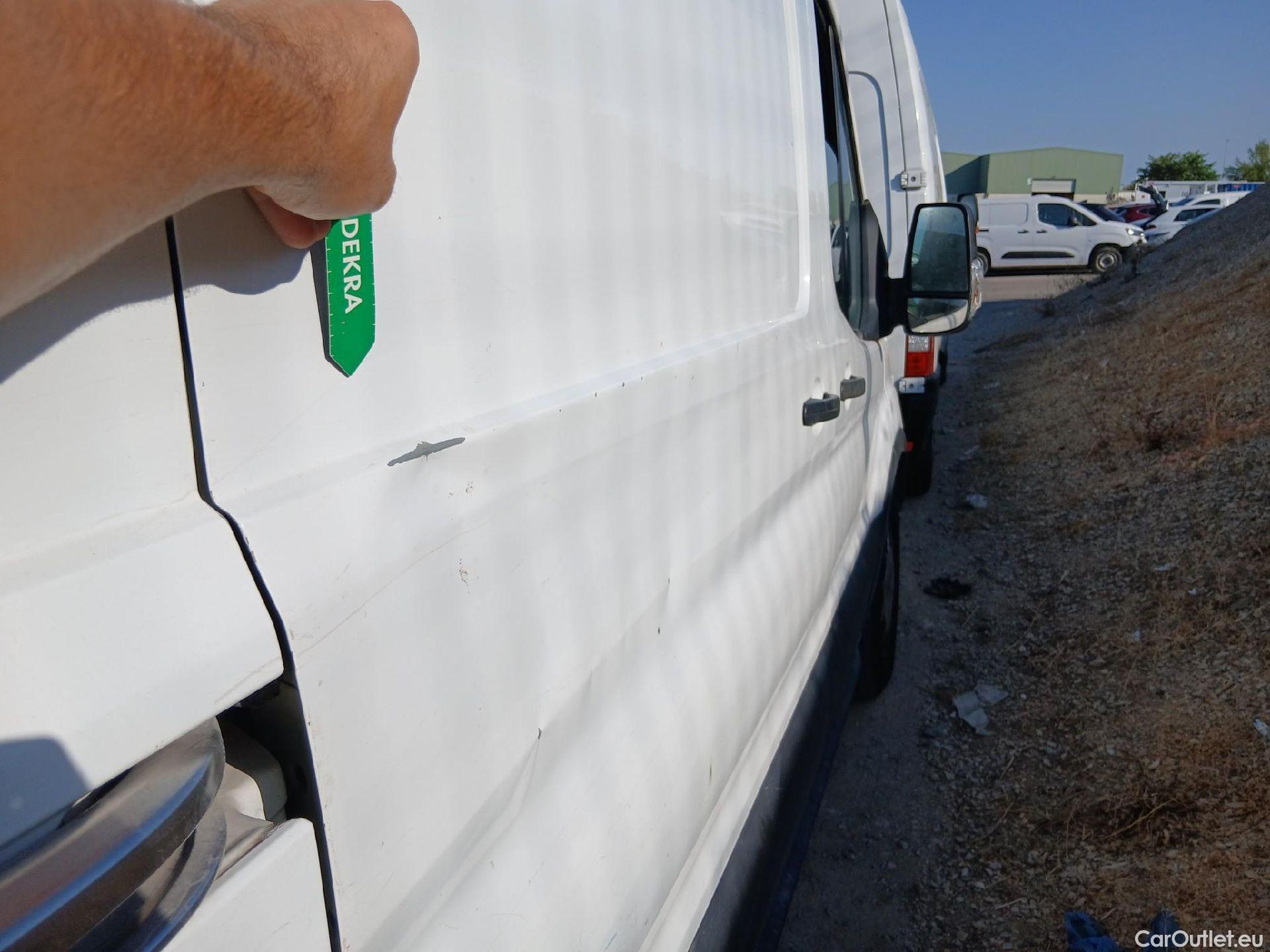  Ford  Transit FORD  / 2013 / 4P / furgón 350 136kW L3H2 Van Trend RWD #34