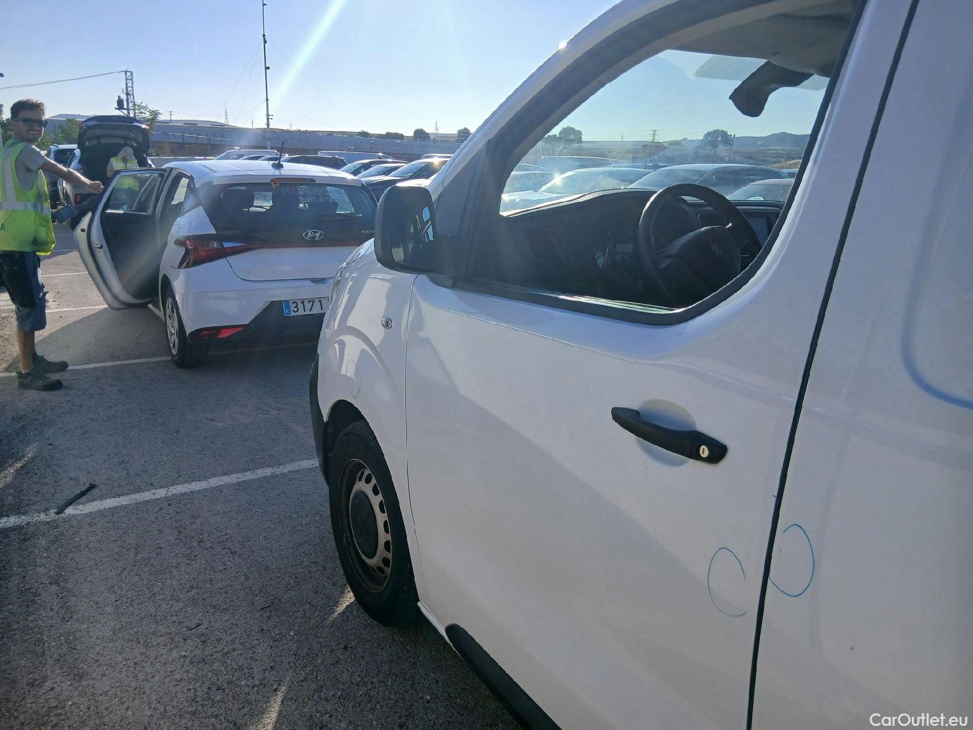  Peugeot  Expert PEUGEOT  / 2016 / 4P / furgón Furgón Premium 1.5 BlueHDi 100 Standard (AC) #7