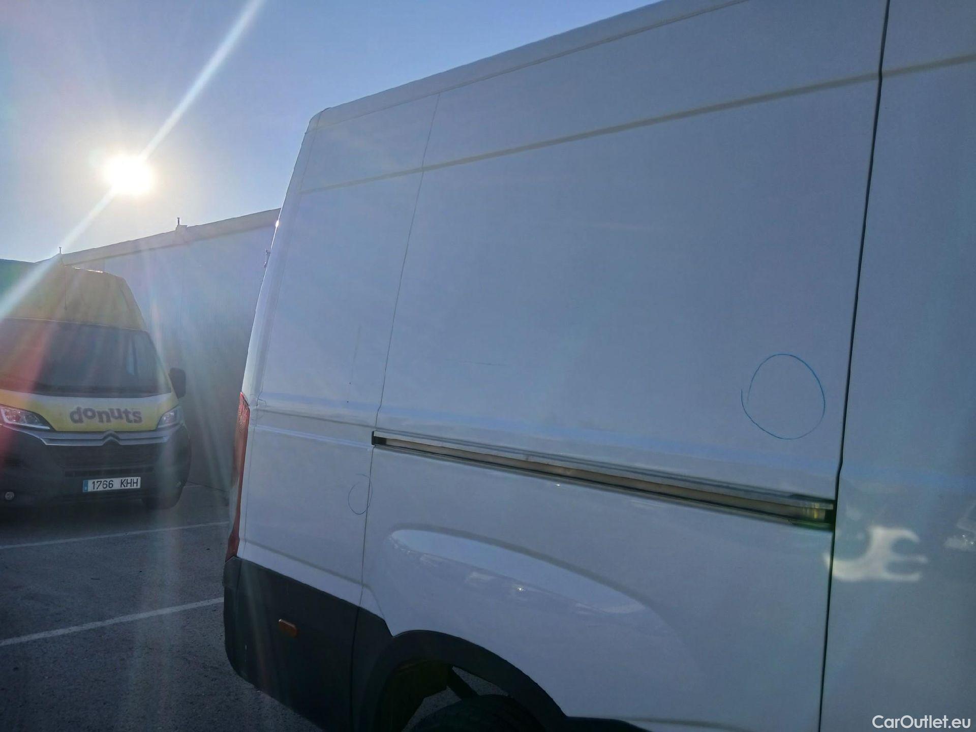  Iveco  Daily IVECO  / 2021 / 4P / furgón 2.3 TD 35S 16 A8 V 3520L/H2 12 M3 #55