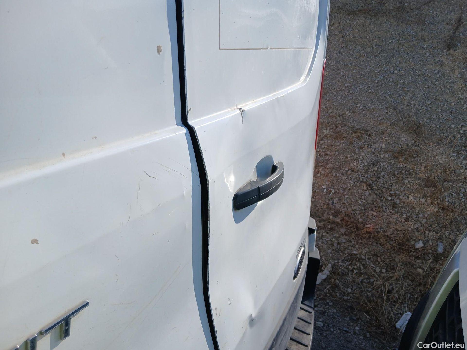  Ford  Transit FORD  / 2013 / 4P / furgón 350 136kW L3H2 Van Trend RWD #28
