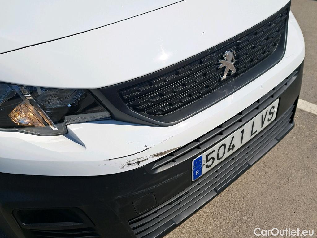  Peugeot  Partner PEUGEOT  / 2018 / 3P / furgón derivado de turismo Pro Standard 600kg BlueHDi 73kW #25
