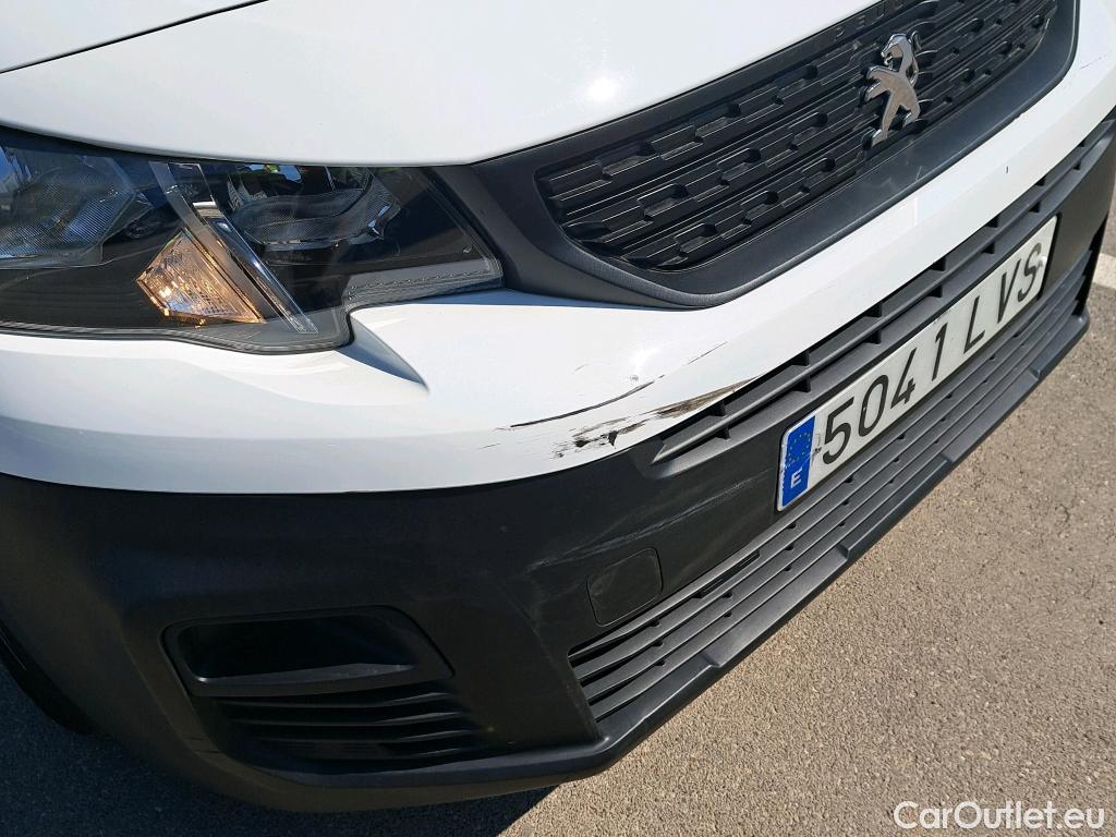  Peugeot  Partner PEUGEOT  / 2018 / 3P / furgón derivado de turismo Pro Standard 600kg BlueHDi 73kW #16