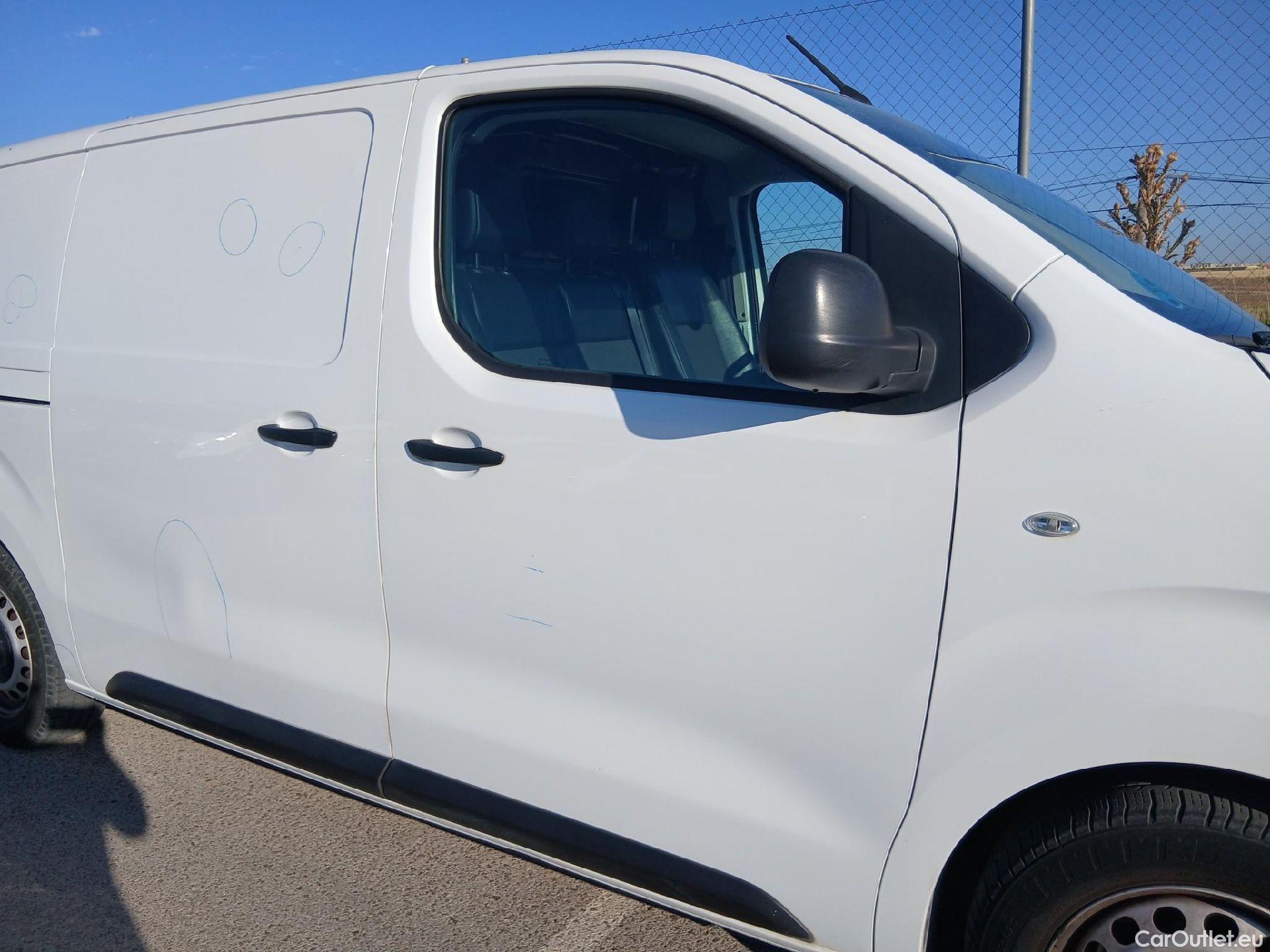  Peugeot  Expert PEUGEOT  / 2016 / 4P / furgón Furgón Premium 1.5 BlueHDi 100 Standard (AC) #28