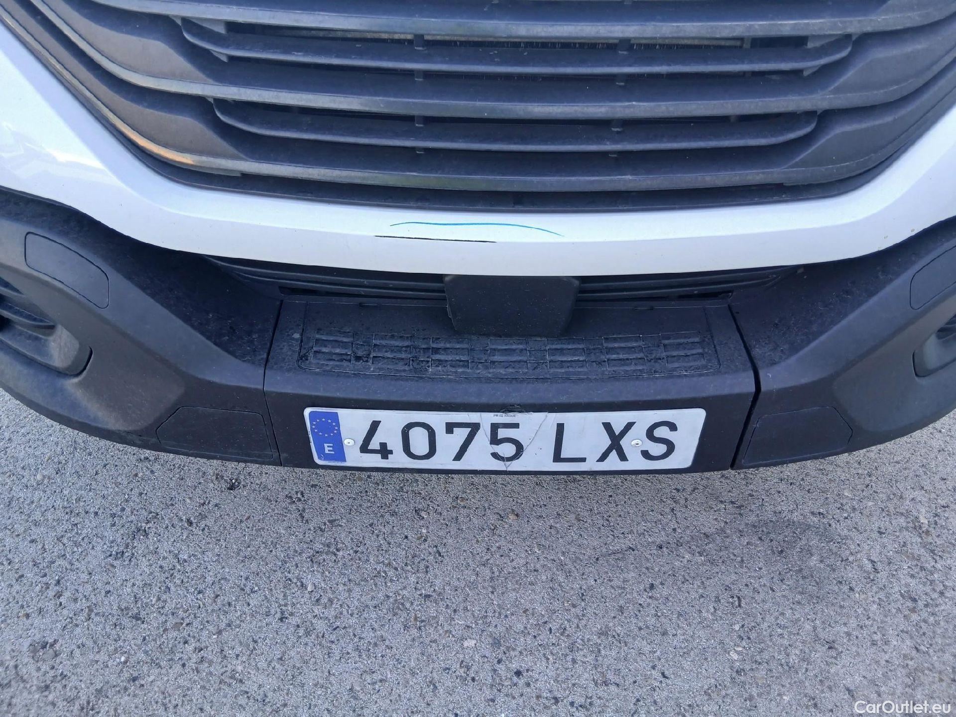  Iveco  Daily IVECO  / 2021 / 4P / furgón 2.3 TD 35S 16 A8 V 3520L/H2 12 M3 #11