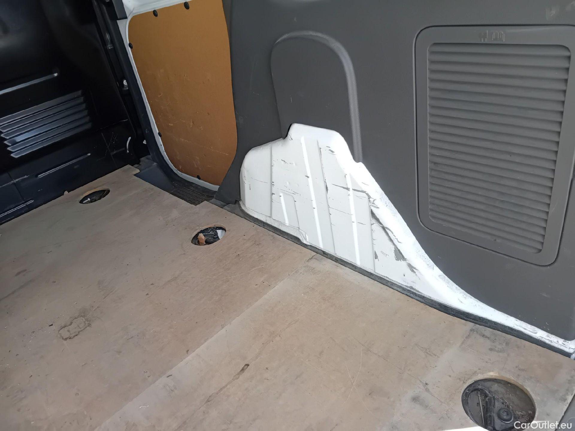  Ford  Transit Connect FORD /2013/4P/furgón Van 1.5 TDCi 74kW Trend 200 L1 Aut #4