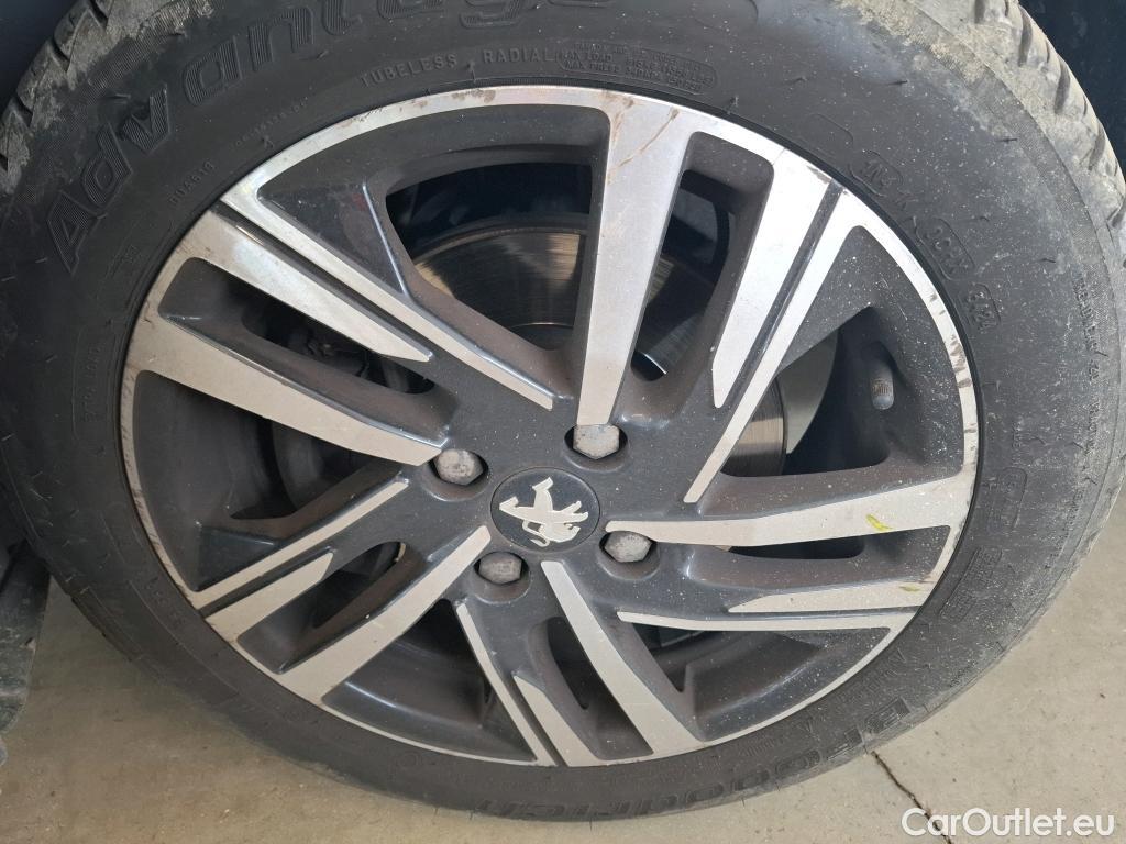  Peugeot  208  Allure Business 1.2 PureTech 100CV BVM6 E6d #25
