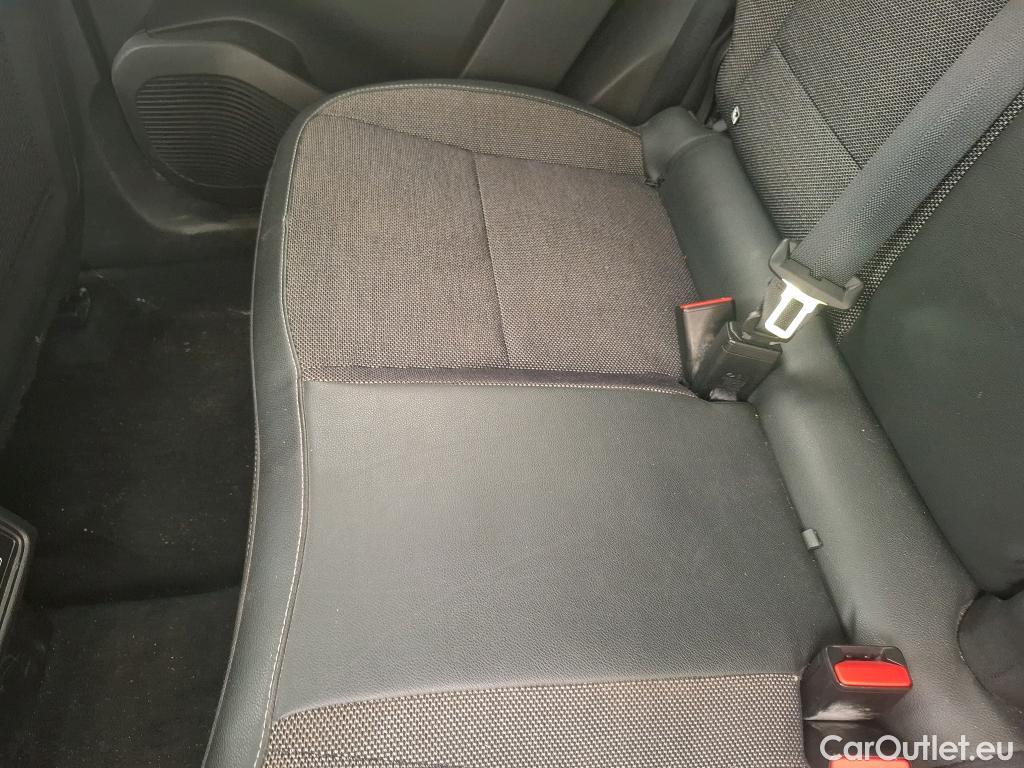  Renault  Captur RENAULT  / 2019 / 5P / SUV Intens E-TECH Plug-in 160 #46