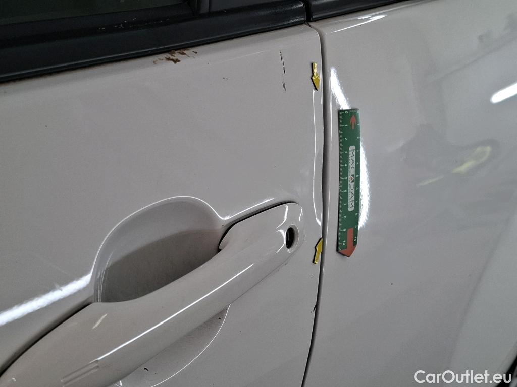  Toyota  Yaris TOYOTA  Hybride / 2019 / 5P / Berline Hybride 116h Dynamic Business Stage Acad #23