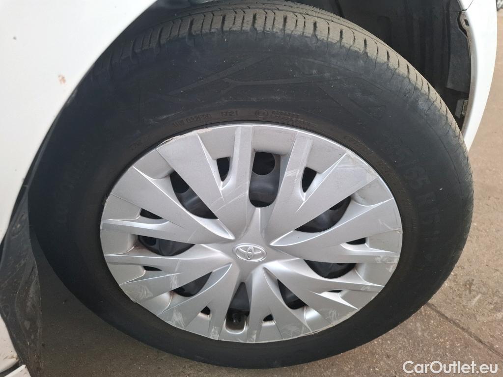  Toyota  Yaris TOYOTA  Hybride / 2019 / 5P / Berline Hybride 116h Dynamic Business Stage Acad #47