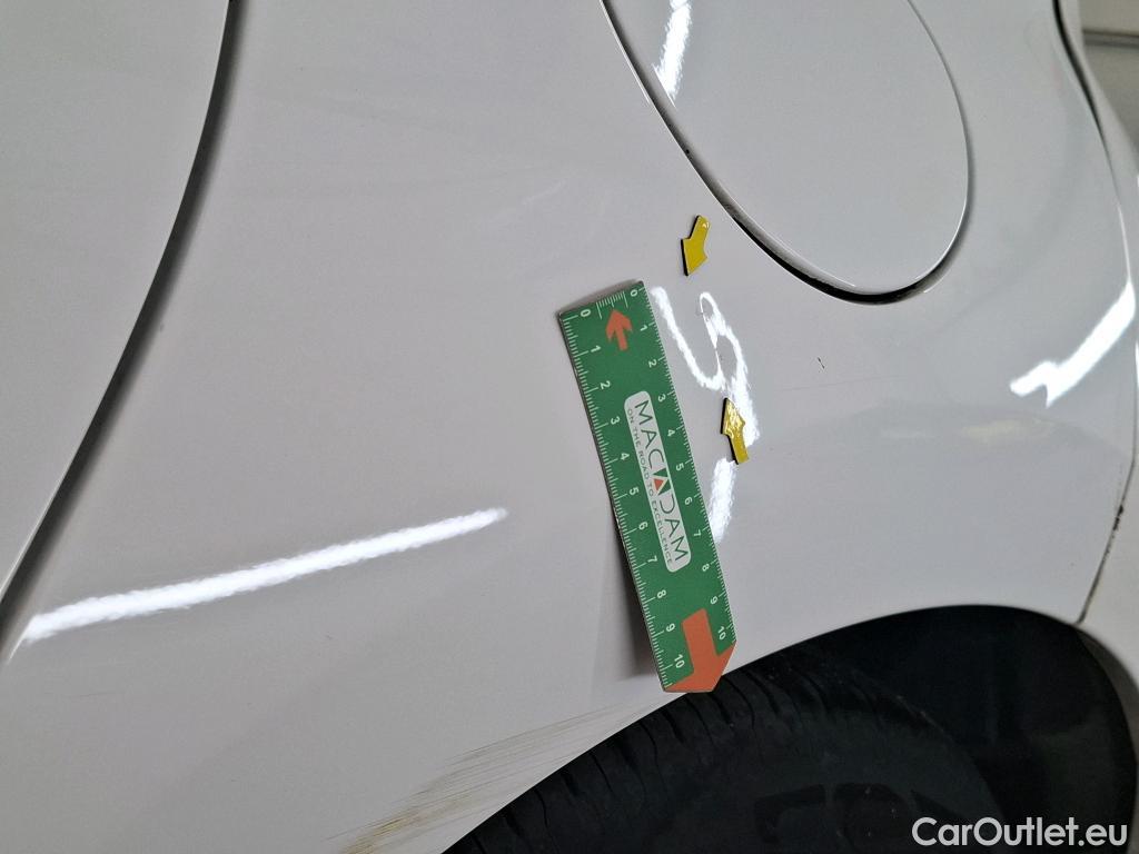  Toyota  Yaris TOYOTA  Hybride / 2019 / 5P / Berline Hybride 116h Dynamic Business Stage Acad #32