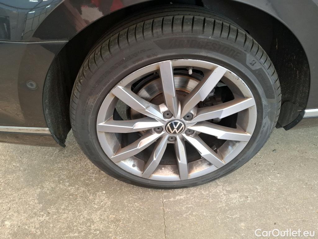  Volkswagen  Passat VOLKSWAGEN  SW / 2019 / 5P / Break 1.5 TSI 150 ACT OPF DSG7 SW LOUNGE #15