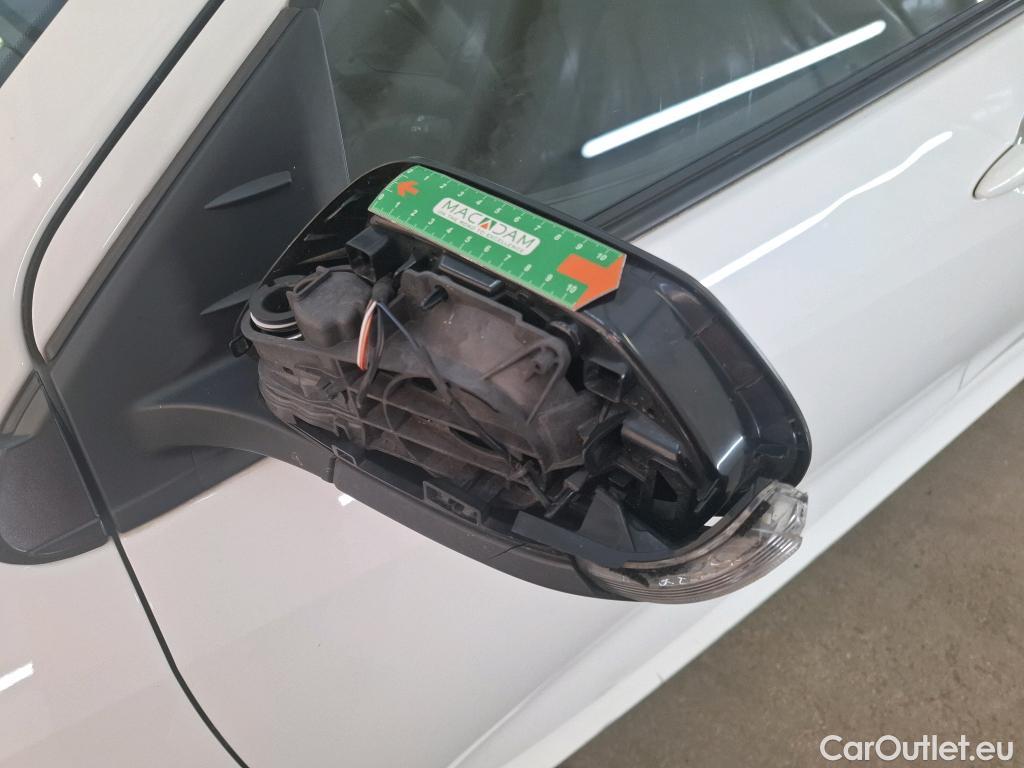  Toyota  Yaris TOYOTA  Hybride / 2019 / 5P / Berline Hybride 116h Dynamic Business Stage Acad #50