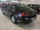  Volkswagen  Passat Volkswagen  2.0 TDI EVO 150 KM 6 biegów Essence 4d #8