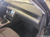  Volkswagen  Passat Volkswagen  2.0 TDI EVO 150 KM 6 biegów Essence 4d #19