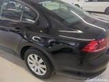  Volkswagen  Passat Volkswagen  2.0 TDI EVO 150 KM 6 biegów Essence 4d #32