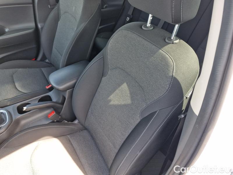  Hyundai  i30   cw (PD)(2017->)  kom.1.5T-GDI Family Smart #10