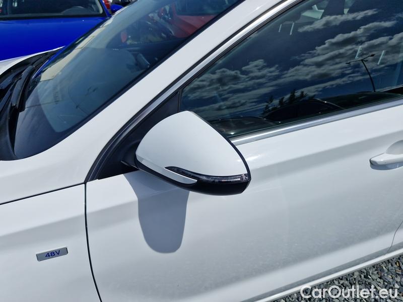  Hyundai  i30   cw (PD)(2017->)  kom.1.5T-GDI Family Smart #5