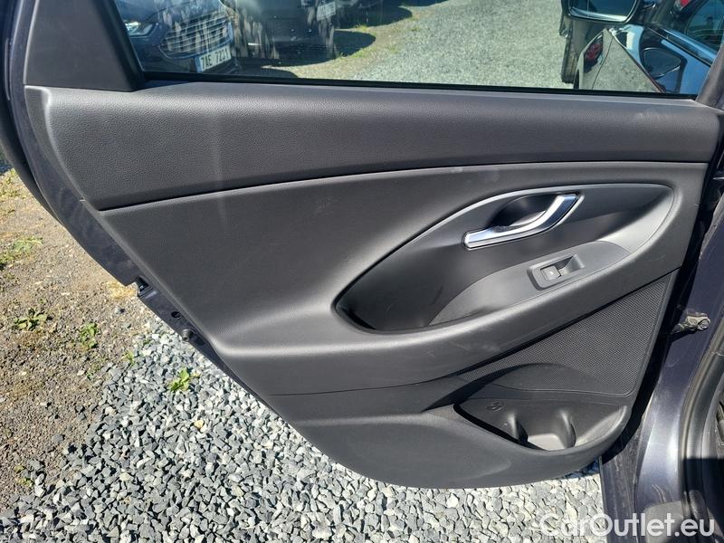  Hyundai  i30   cw (PD)(2017->)  FB 1.5TGDI 118 Smart #10