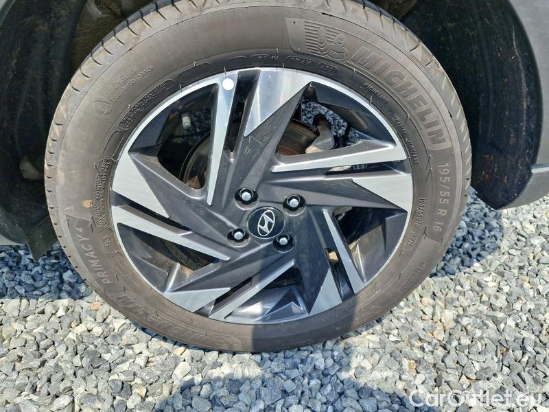  Hyundai  Bayon   (2021)  1.2i Comfort Club 5d #12