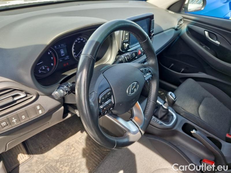  Hyundai  i30   cw (PD)(2017->)  kom.1.5T-GDI Family Smart #11