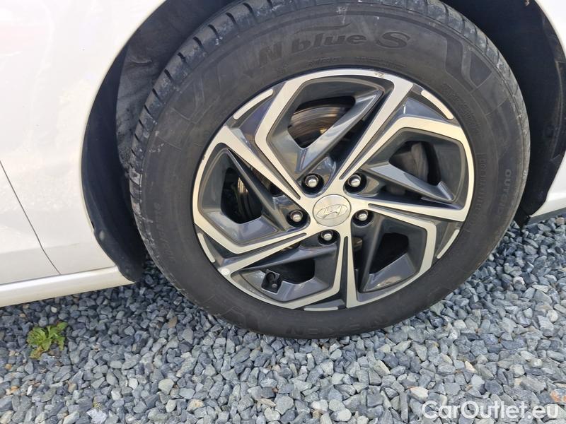  Hyundai  i30   cw (PD)(2017->)  kom.1.5T-GDI Family Smart #37