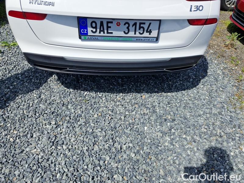  Hyundai  i30   cw (PD)(2017->)  kom.1.5T-GDI Family Smart #17