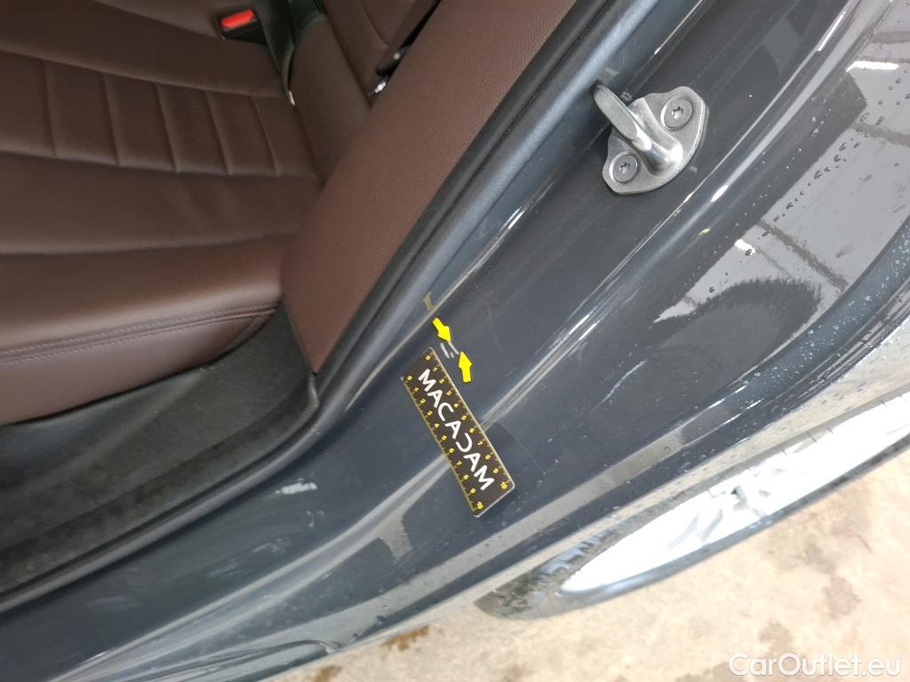  Bmw  Serie 3 BMW Série 3 Touring / 2019 / 5P / Break 320e 204ch Luxury BVA8 Hybride #10