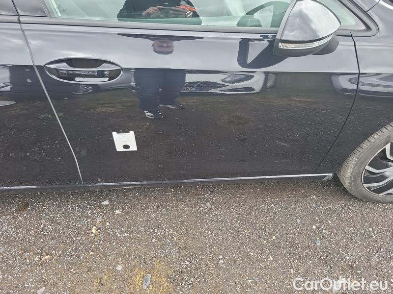  Volkswagen  Golf  VIII (CD1) (2019) 2,0 TDI 85 Life 5d #16