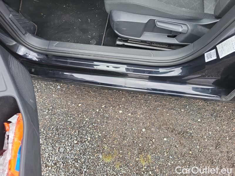  Volkswagen  Golf  VIII (CD1) (2019) 2,0 TDI 85 Life 5d #21