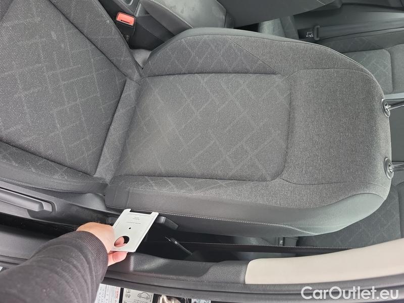  Volkswagen  Golf  VIII (CD1) (2019) 2,0 TDI 85 Life 5d #24