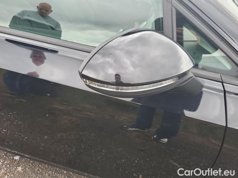 Volkswagen  Golf  VIII (CD1) (2019) 2,0 TDI 85 Life 5d #19