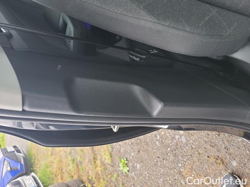 Volkswagen  Golf  VIII (CD1) (2019) 2,0 TDI 85 Life 5d #33