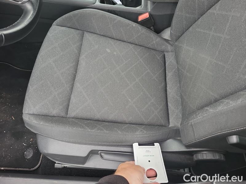  Volkswagen  Golf  VIII (CD1) (2019) 2,0 TDI 85 Life 5d #23