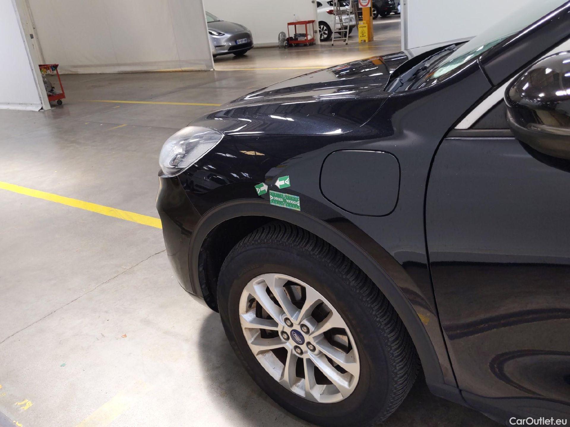  Ford  Kuga FORD  / 2019 / 5P / SUV 2.5 Dur 225 hybrid PHEV Pshift Titanium #11