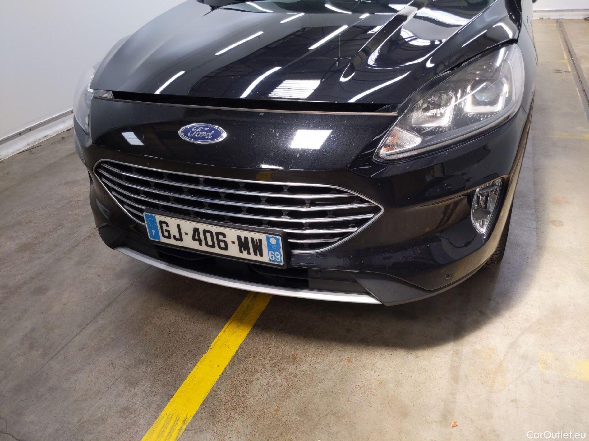  Ford  Kuga FORD  / 2019 / 5P / SUV 2.5 Dur 225 hybrid PHEV Pshift Titanium #8