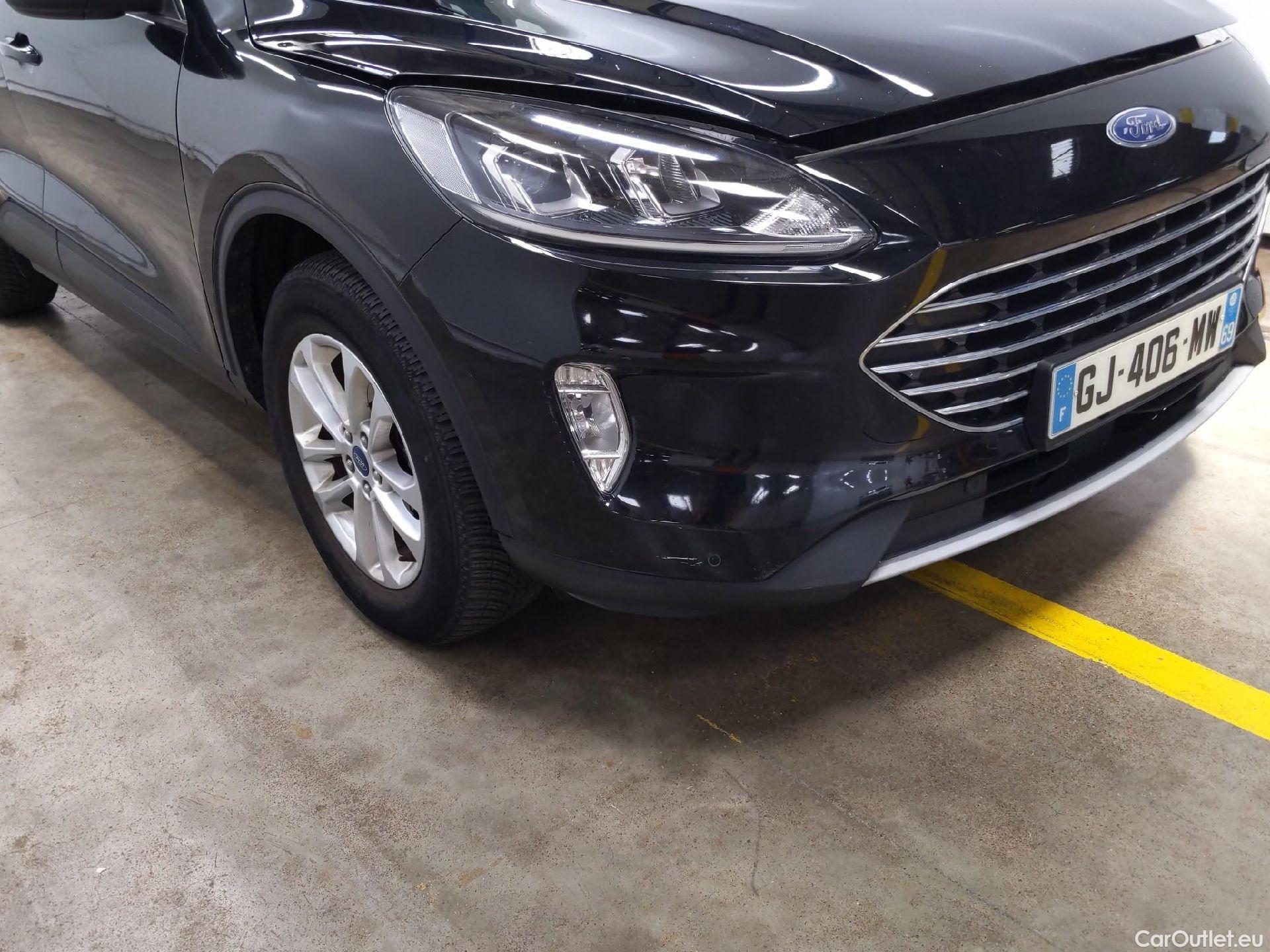  Ford  Kuga FORD  / 2019 / 5P / SUV 2.5 Dur 225 hybrid PHEV Pshift Titanium #6