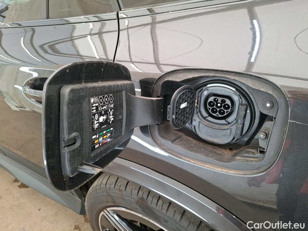  Mercedes  GLC MERCEDES-BENZ  / 2022 / 5P / SUV  300 e AMG Line 4MATIC #10