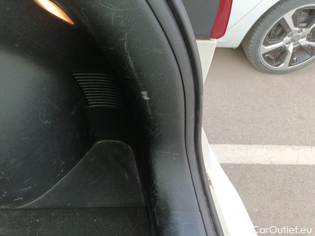  KIA  Niro KIA  / 2019 / 5P / crossover 1.6 GDi HEV 104kW (141CV) Drive #12