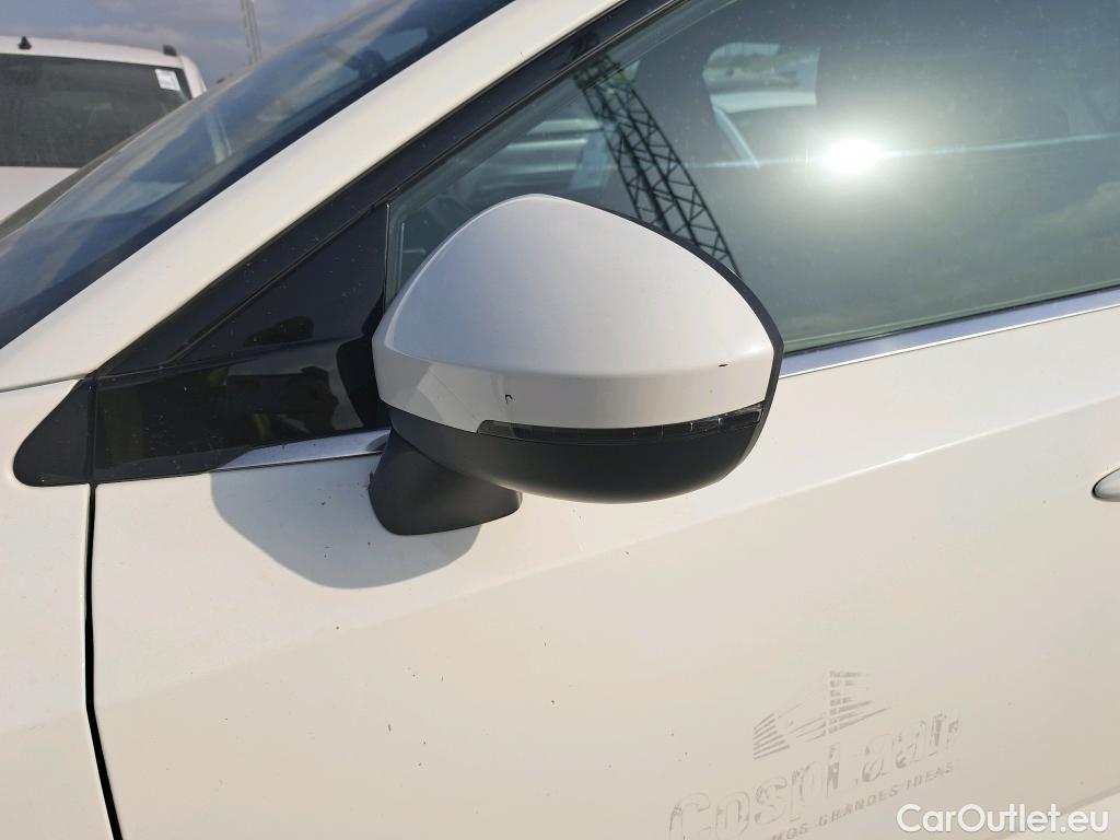  Nissan  Qashqai NISSAN  / 2021 / 5P / todoterreno DIG-T 103kW (140CV) mHEV 4x2 Acenta #42