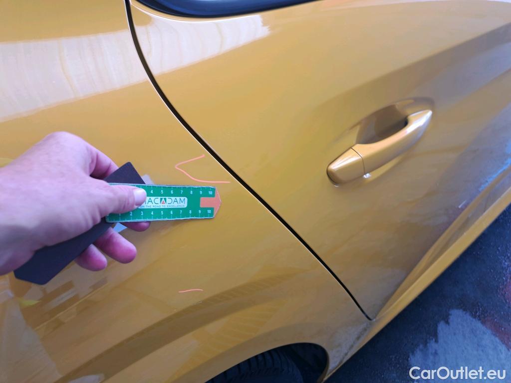  Peugeot  208 PEUGEOT  / 2019 / 5P / berlina con portón PureTech 55kW (75CV) Active #17