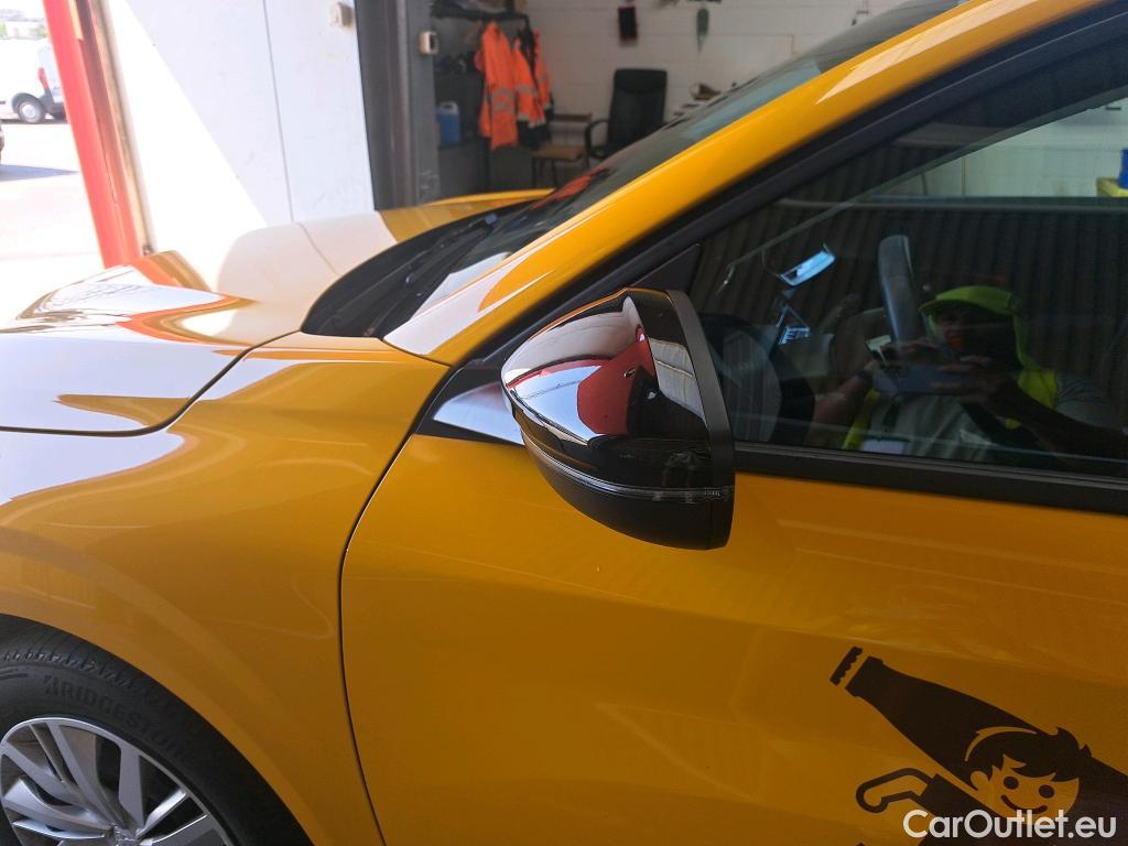  Peugeot  208 PEUGEOT  / 2019 / 5P / berlina con portón PureTech 55kW (75CV) Active #32