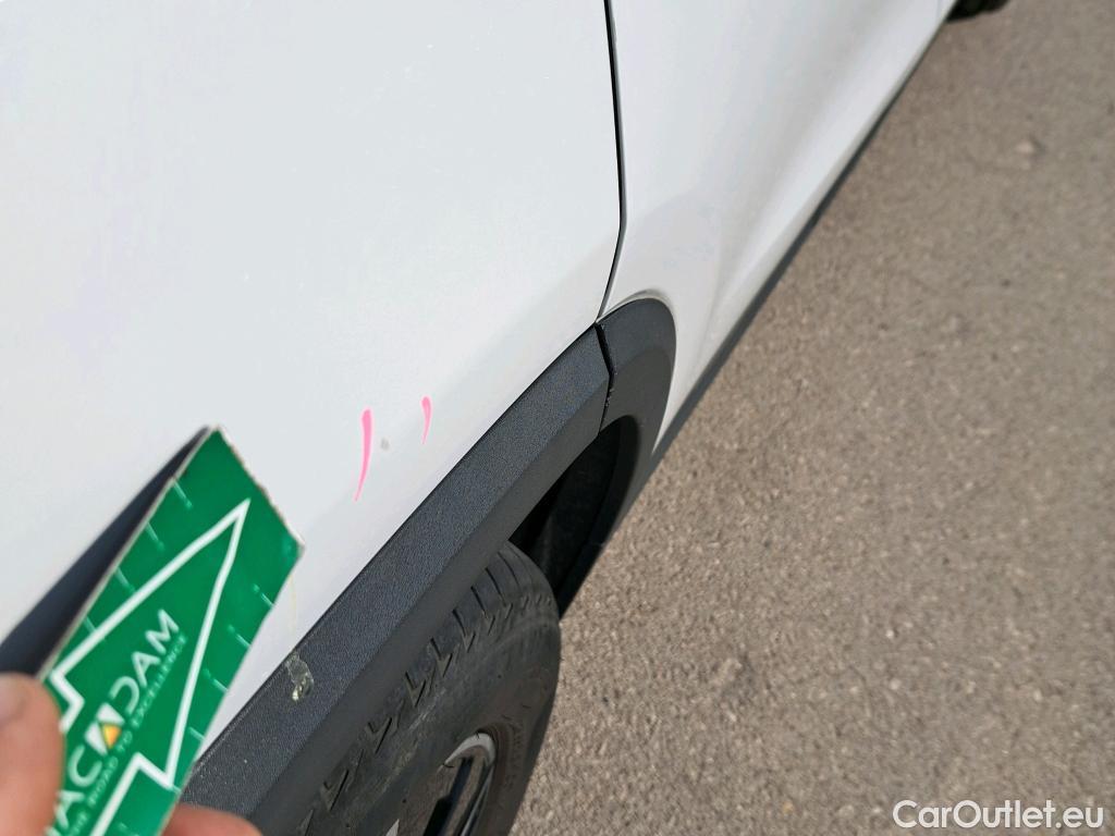  Mercedes  GLA MERCEDES-BENZ  / 2020 / 5P / todoterreno  200 D #4