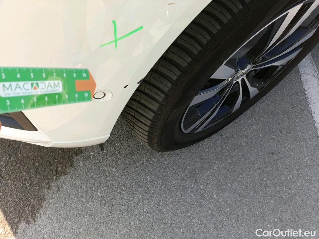  Volvo  XC60 VOLVO  / 2017 / 5P / todoterreno 2.0 B4 G Momentum Pro Auto #6