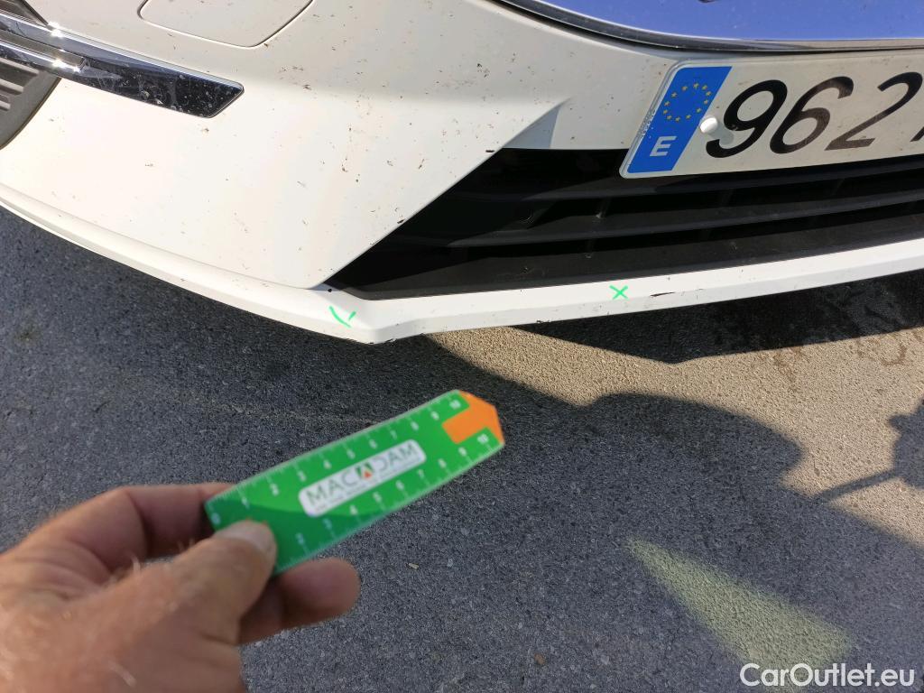  Volvo  XC60 VOLVO  / 2017 / 5P / todoterreno 2.0 B4 G Momentum Pro Auto #4