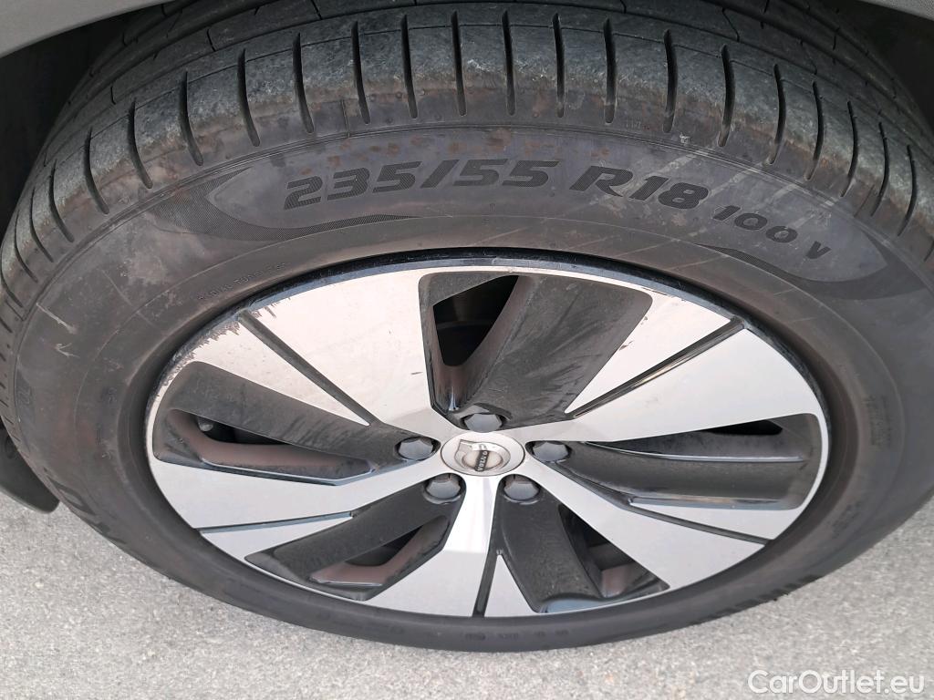  Volvo  XC 40 VOLVO XC40 / 2017 / 5P / todoterreno 1.5 T4 Twin Recharge Inscription Ex Auto #4
