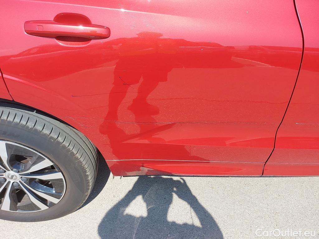  Volvo  XC60 VOLVO  / 2017 / 5P / todoterreno 2.0 T6 AWD Recharge R-Design Exp Auto #4