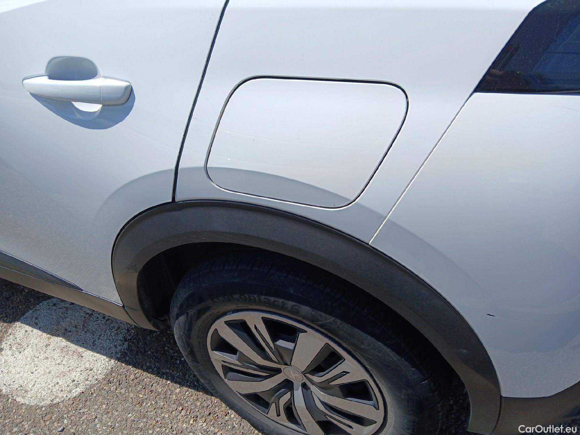  Peugeot  2008 PEUGEOT  / 2019 / 5P / todoterreno Active Puretech 100 S&S BVM6 #10