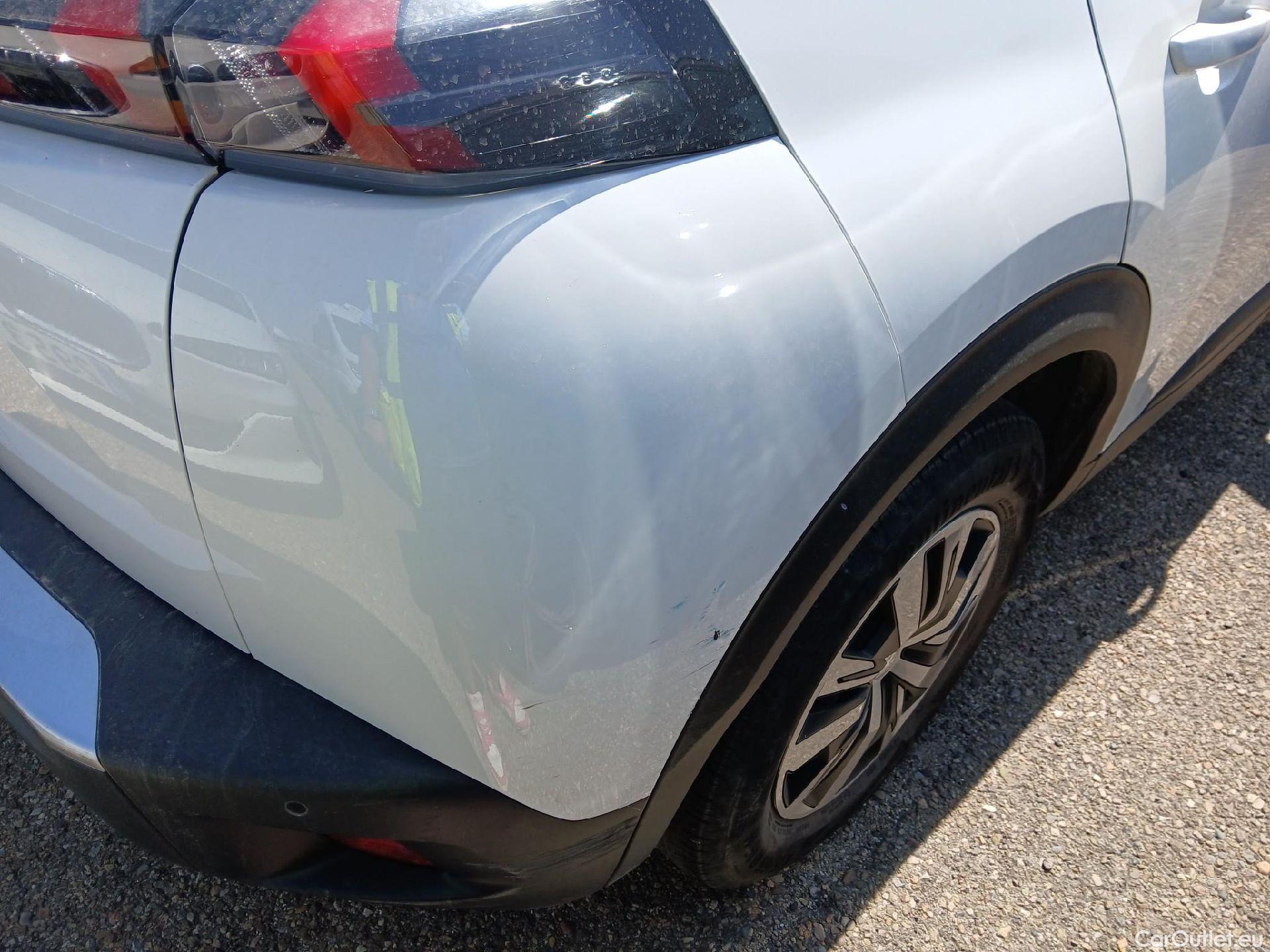  Peugeot  2008 PEUGEOT  / 2019 / 5P / todoterreno Active Puretech 100 S&S BVM6 #23