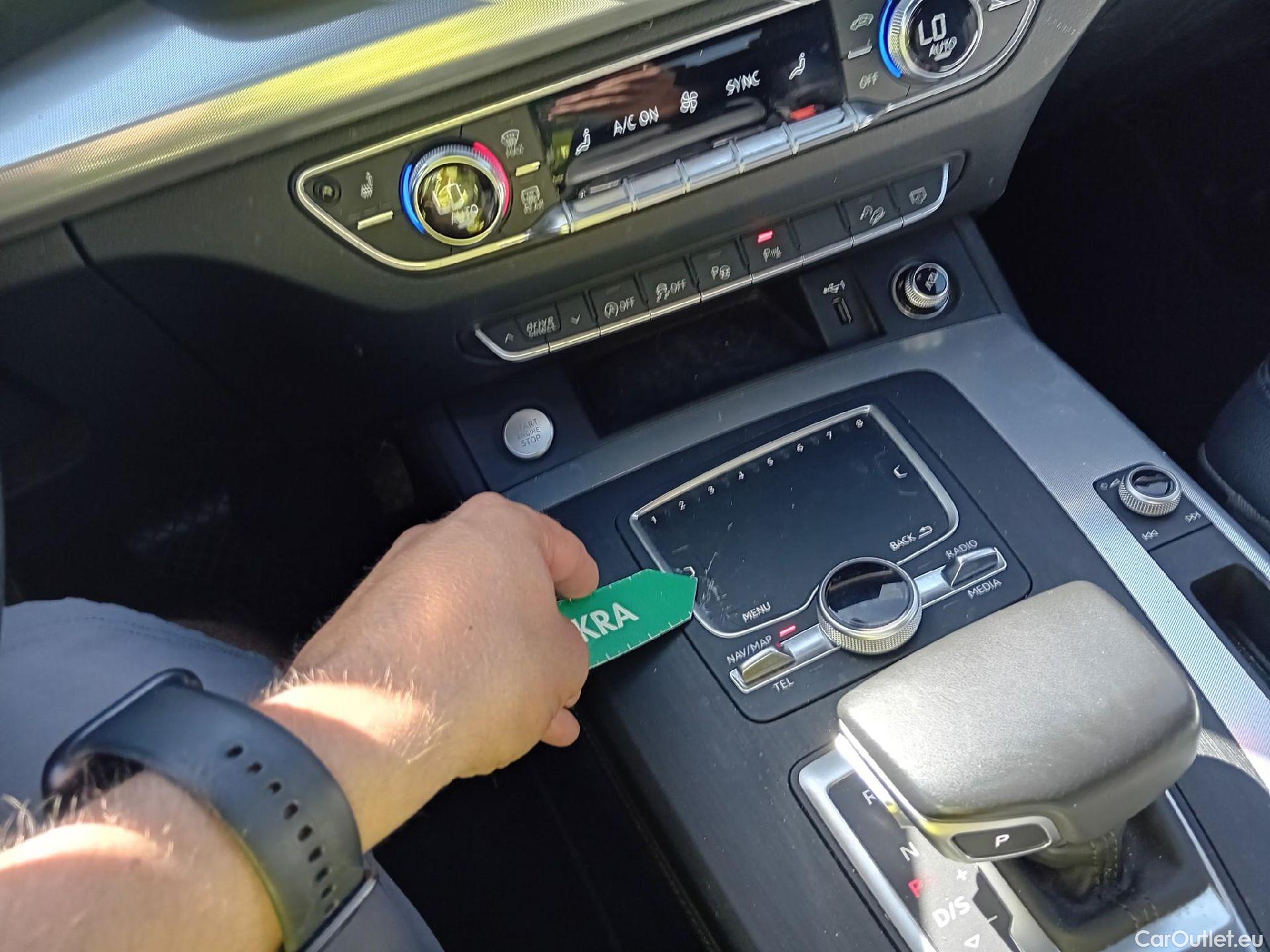  Audi  Q5 AUDI  / 2016 / 5P / todoterreno Design 40 TDI 140kW quattro S tronic #43
